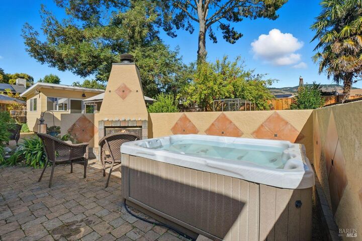 Property Photo:  85 San Carlos Way  CA 94945 
