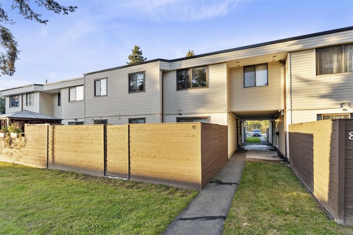 14135 104 Avenue 87 — photo 1