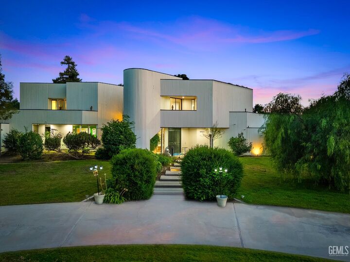 5501 Georgia Drive  Bakersfield CA 93308 photo