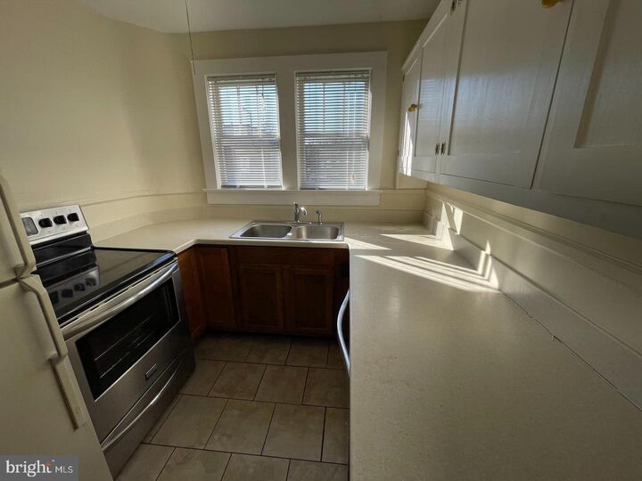 Property Photo: 606 Caroline Street A VA 22401