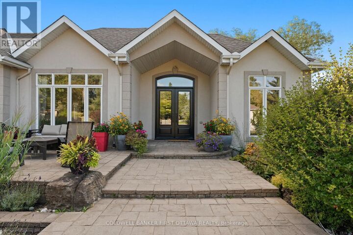 Property Photo: 358 River Road ON K1V 1R8