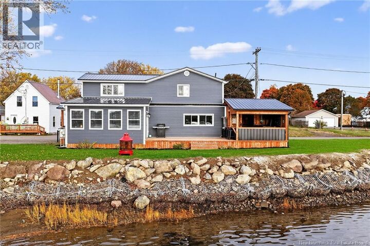 Property Photo:  8 North Street  NB E4W 2C4 