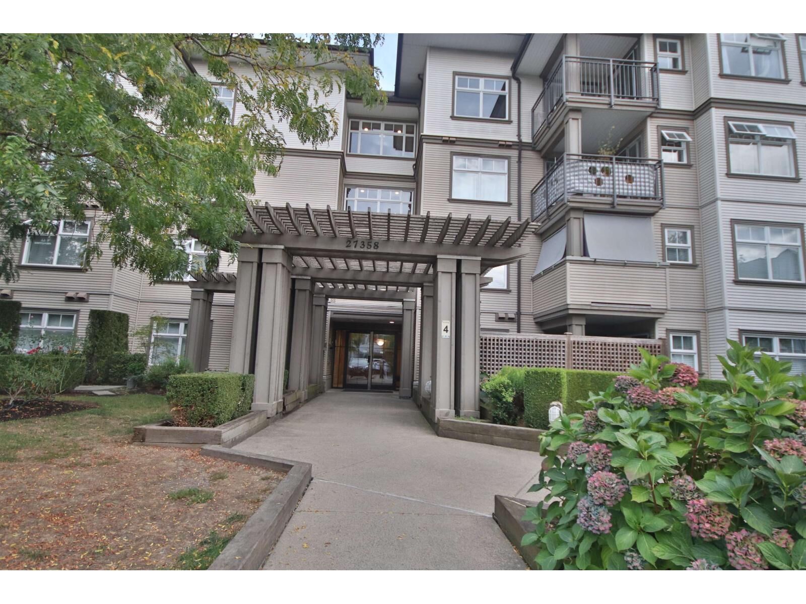 Property Photo: 27358 32 147 BC V4W 3M5