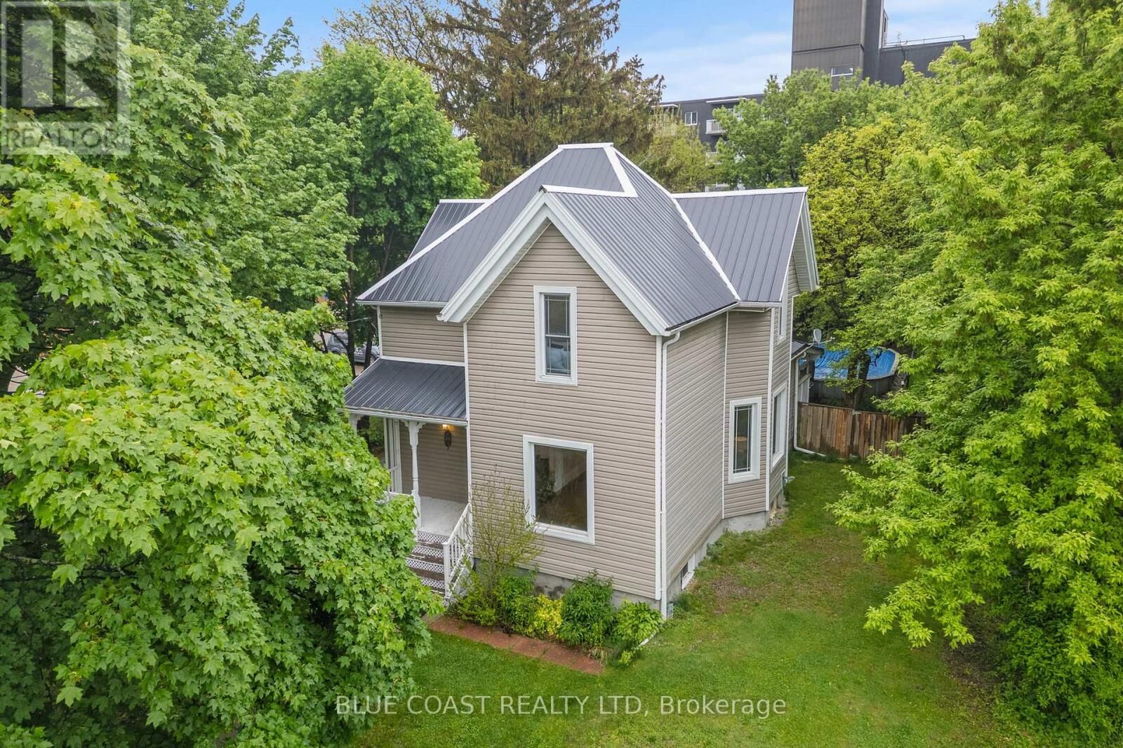 Property Photo: 156 Queen Street ON N7T 2R1