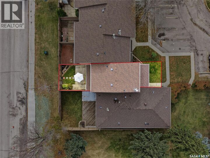 Property Photo: 106 1128 McKercher Drive SK S7H 4Y7