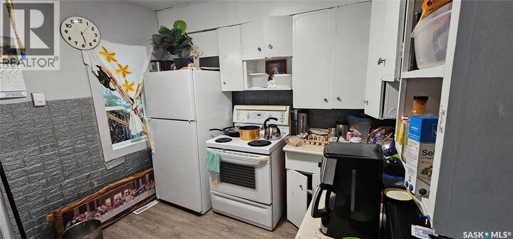 Property Photo:  127 M Avenue S  SK S7M 2K1 