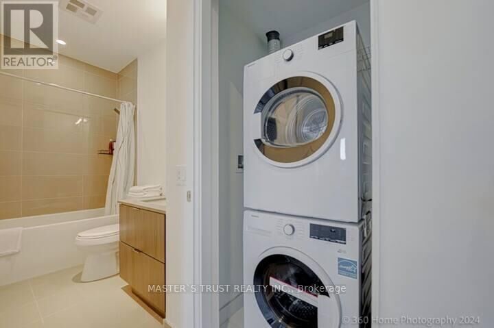 Property Photo: 395 Bloor Street East 4406 ON M4W 0B4