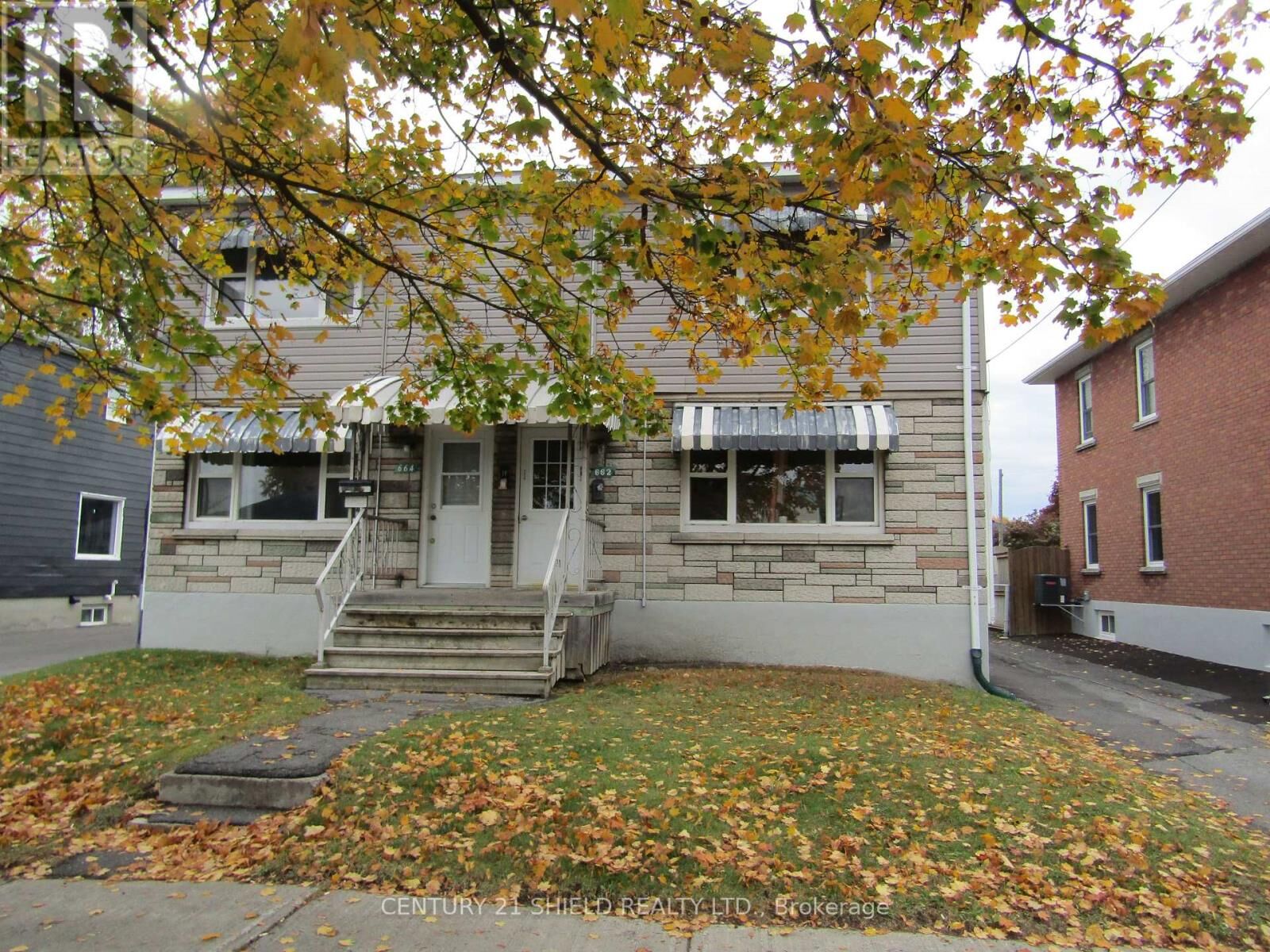 Photo de la propriété: 662-664 St Felix Street ON K6H 5B6
