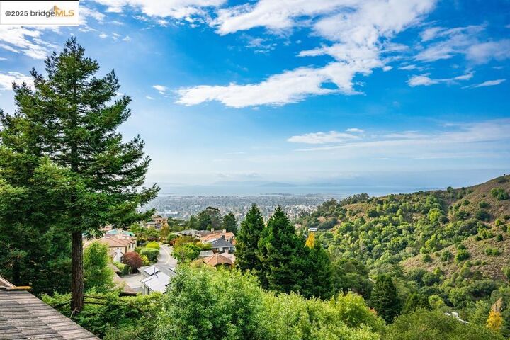 25 Dartmouth Dr  Berkeley CA 94705 photo