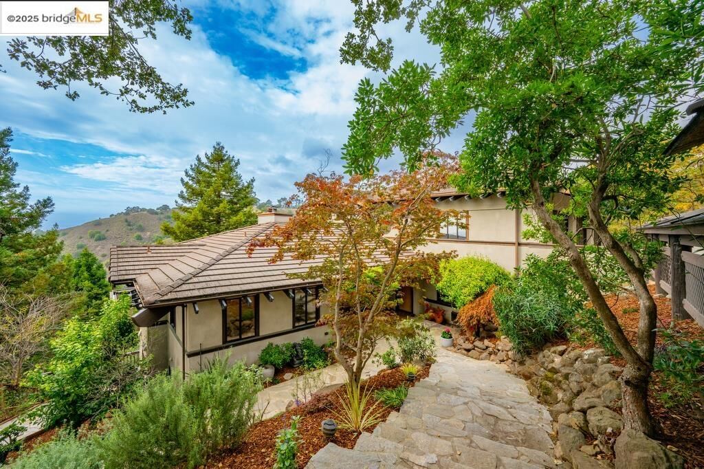 Property Photo: 25 Dartmouth Dr CA 94705