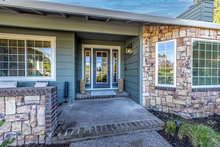 Property Photo: 601 Orion Way CA 94550