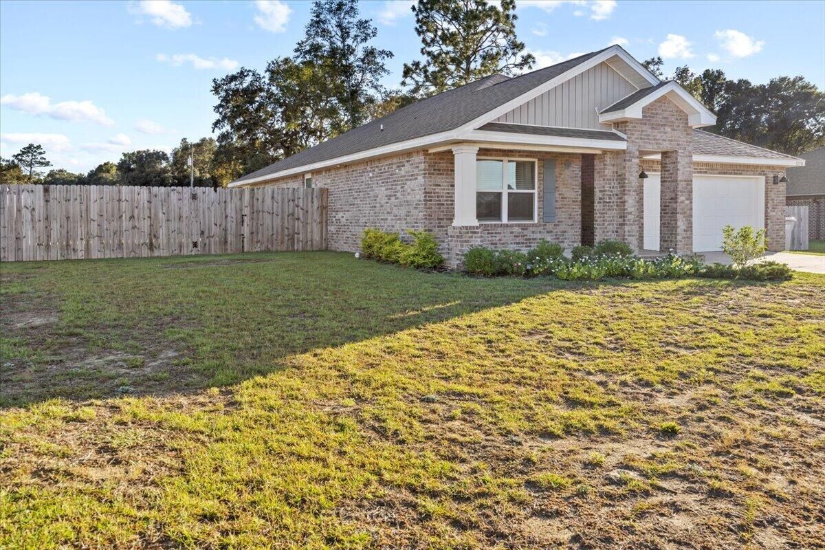 Property Photo: 5150 Gaineswood Drive FL 32583