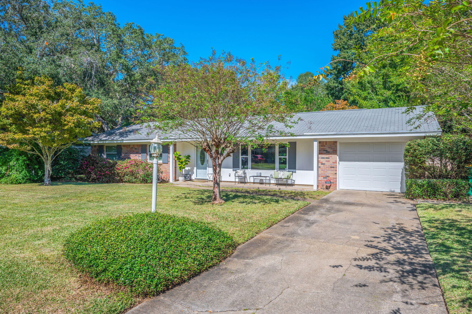 Property Photo: 121 Priscilla Drive FL 32547