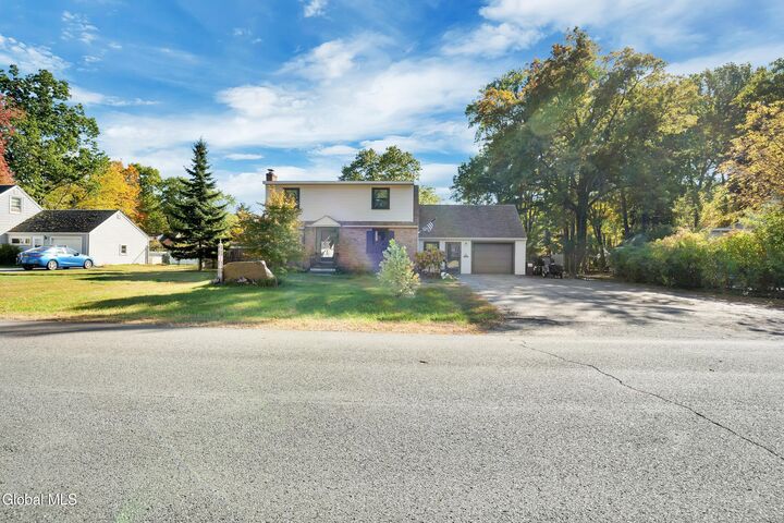 Property Photo:  140 Willow Lane  NY 12302 