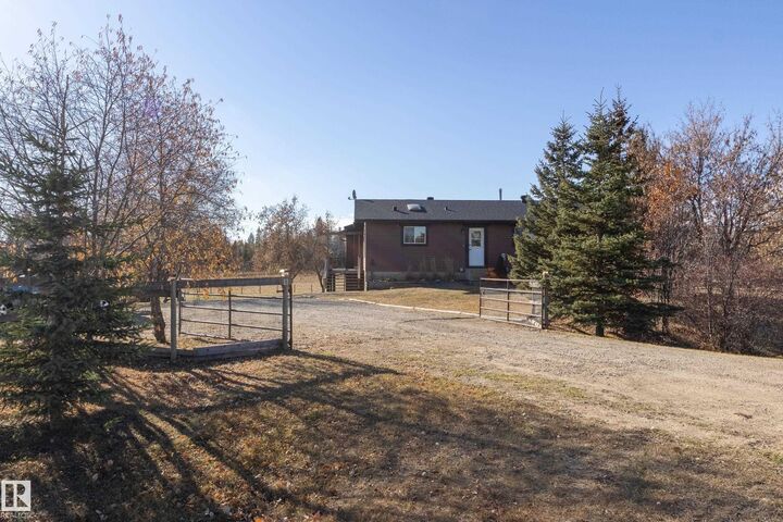 Property Photo: 51121 Rge Road 270 11 AB T7Y 1G2