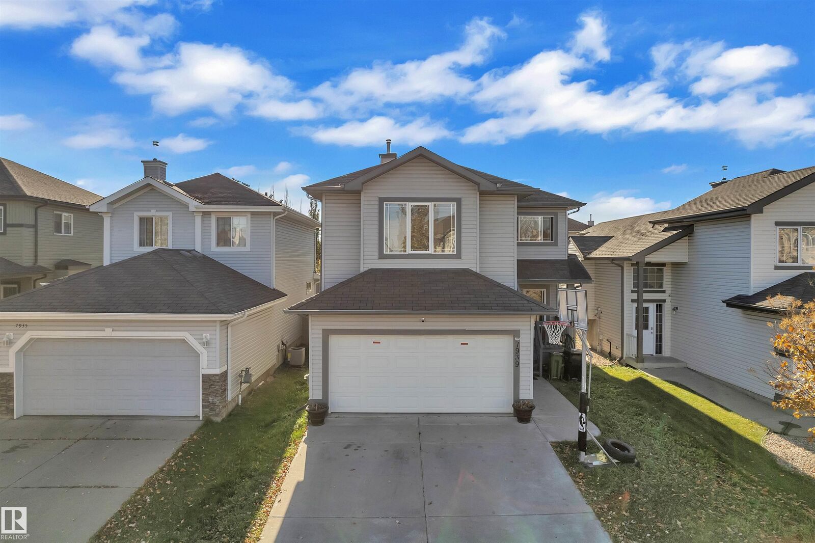 Property Photo: 7939 2 Avenue SW AB T6X 1K3