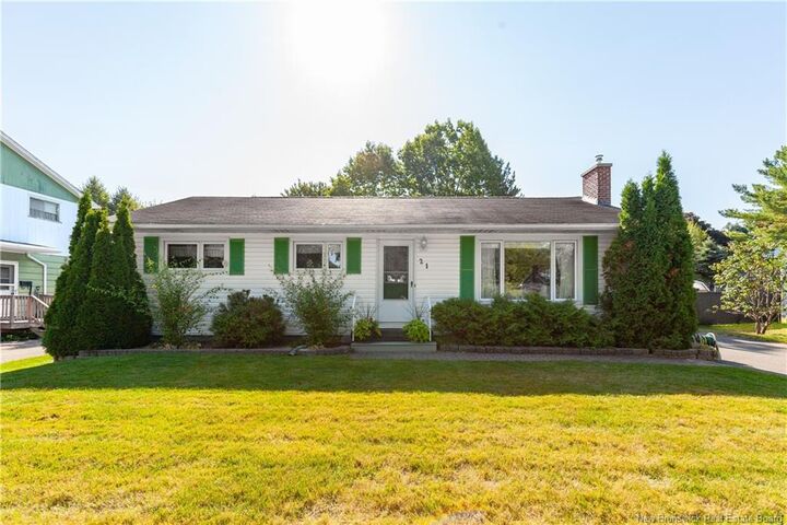 21 Dover Crescent  Fredericton NB E3B 4T8 photo