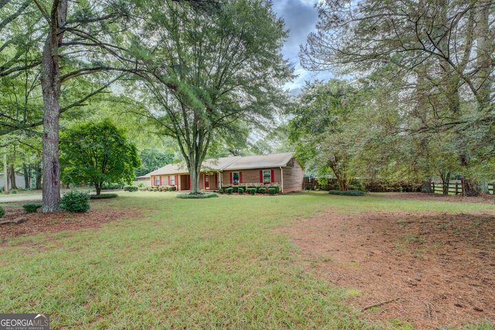Property Photo:  95 Dixie Trail  GA 30014