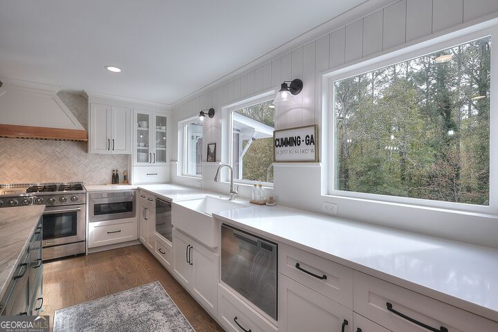Property Photo:  860 Spring Valley Drive  GA 30041