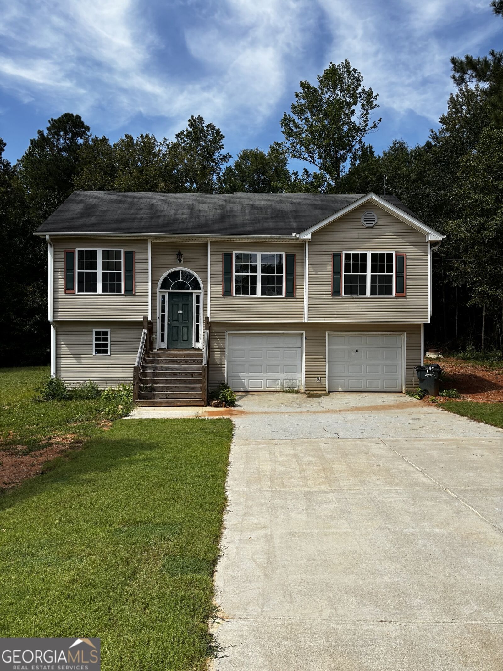 Property Photo:  142 Longstreet Circle  GA 30054