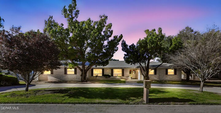 Property Photo: 717 Live Oak Drive TX 79932