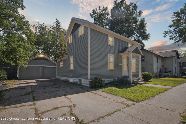 Property Photo: 507 S Franklin Street MI 48858