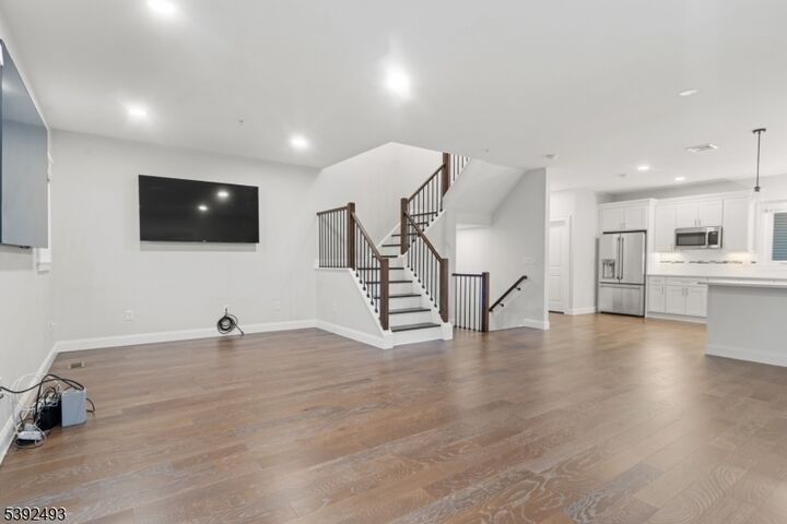 Property Photo: 22 Arcadia Pl NJ 07088