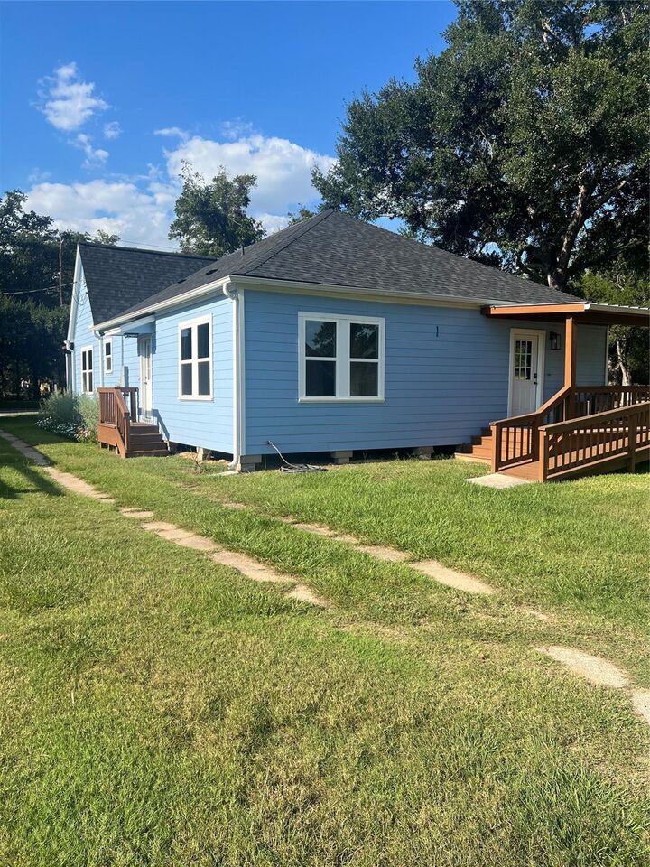 Property Photo:  803 Austin Street  TX 77469
