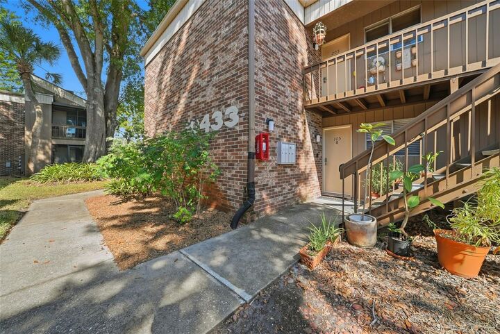 10433 Carrollbrook Court 105  Tampa FL 33618 photo