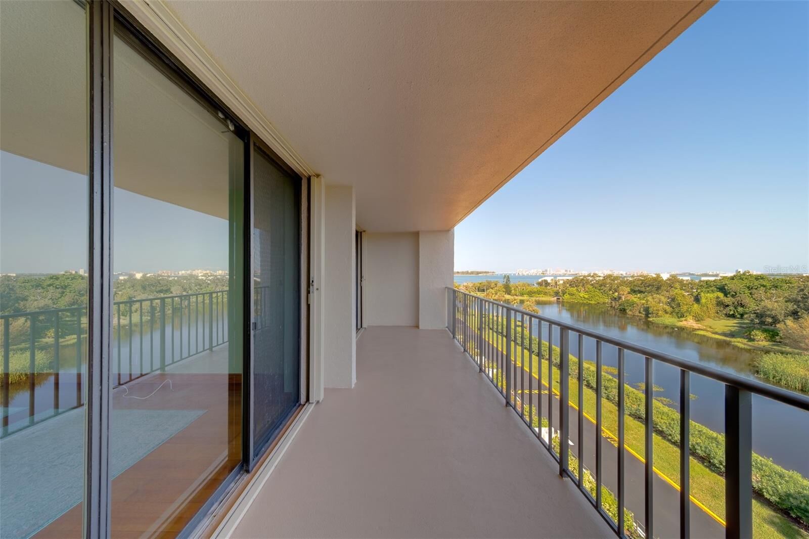Property Photo: 220 Belleview Boulevard 504 FL 33756