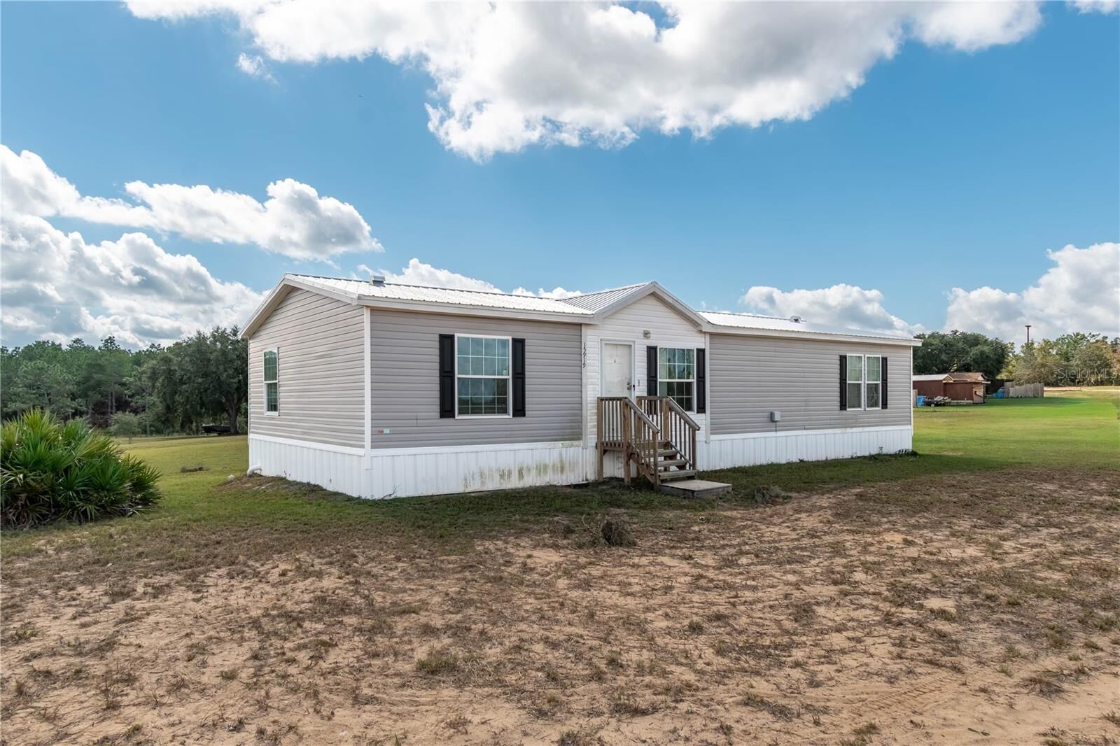 Property Photo:  15919 SE 108th Loop  FL 32179 
