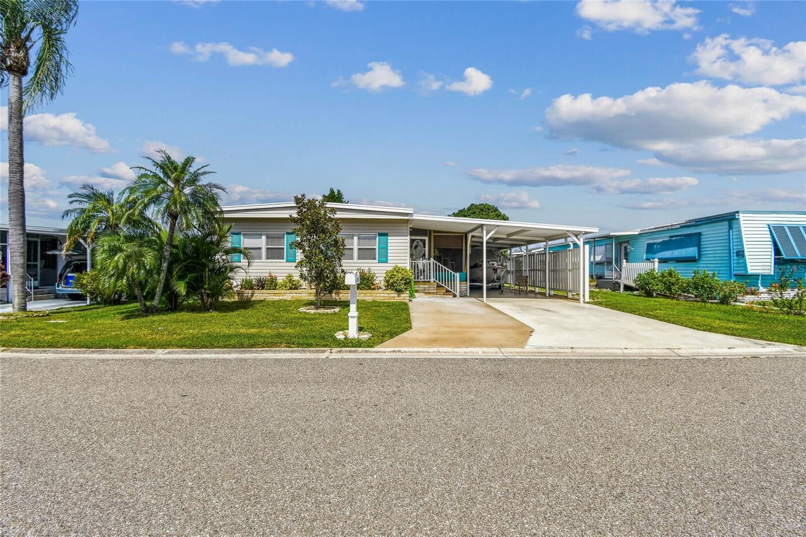 Property Photo:  209 E 52nd Avenue Plaza E  FL 34203 