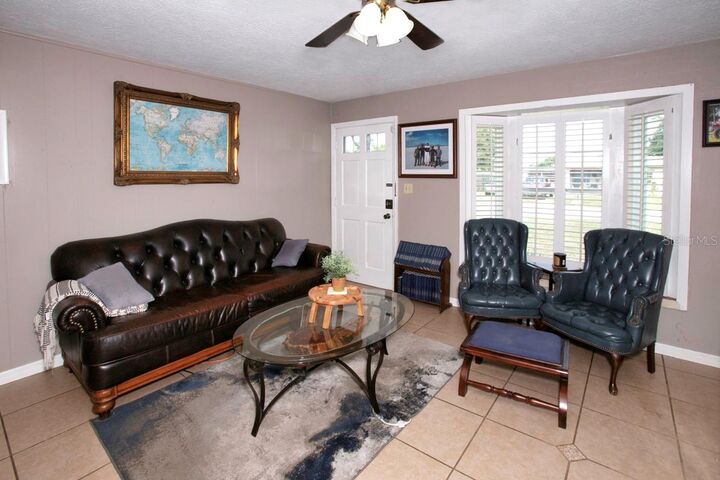 Property Photo: 1915 27th Avenue W FL 34205