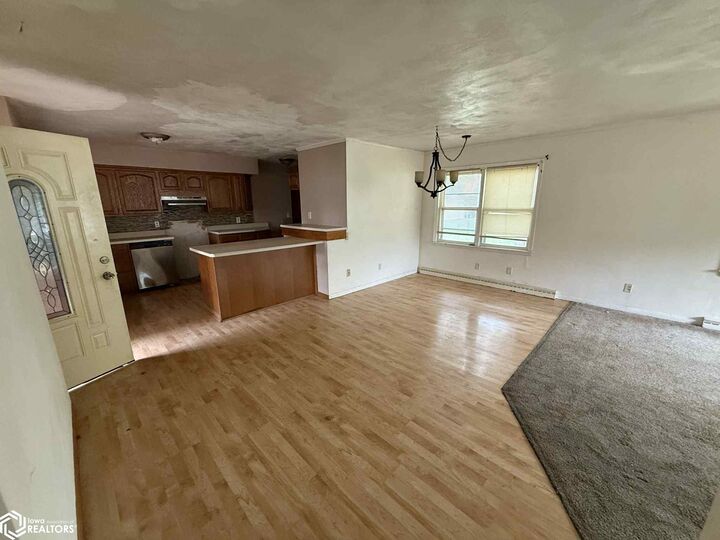 Property Photo:  514 W Vine Street  IA 52641