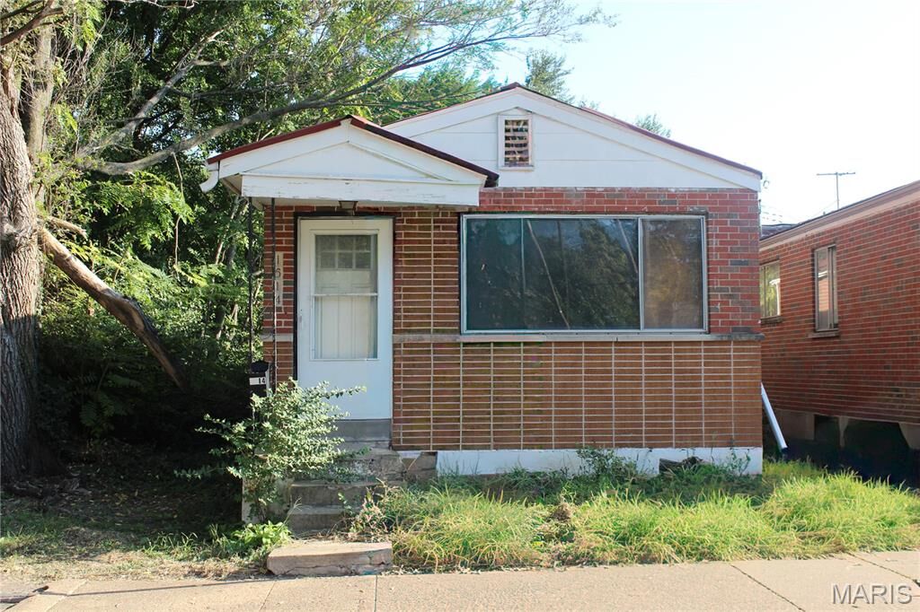 Property Photo: 1514 Farragut Street MO 63107