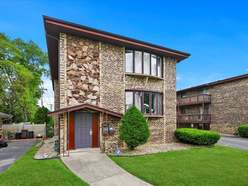 Property Photo: 10309 Parkside Avenue IL 60453