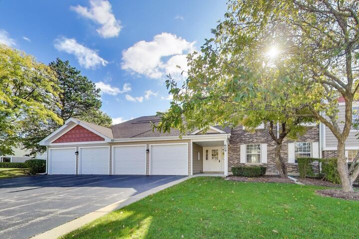 609 Hanover Court X-1  Schaumburg IL 60194 photo