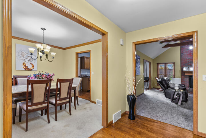 Property Photo: 356 Ash Court IL 60115