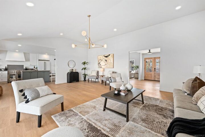 Property Photo:  37285 Avenida Bravura  CA 92592 