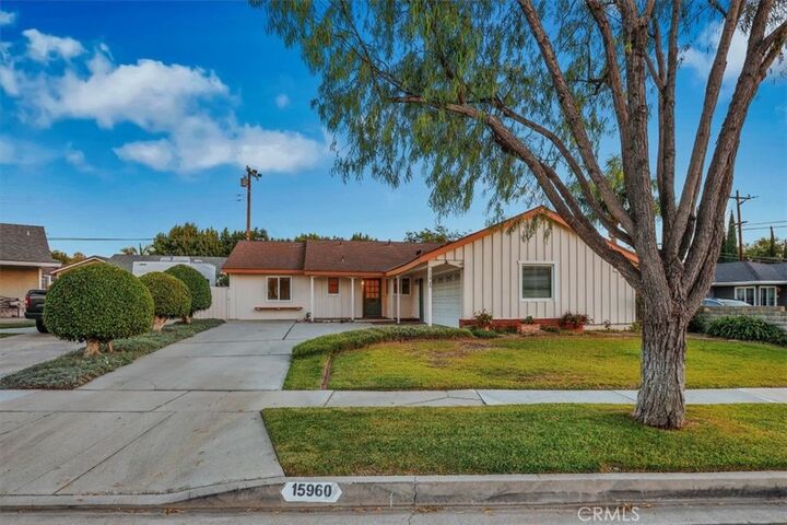 Property Photo:  15960 Glazebrook  CA 90638 