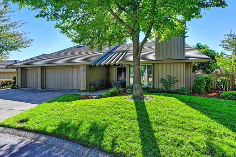 Property Photo:  11453 Huntington Village Lane  CA 95670