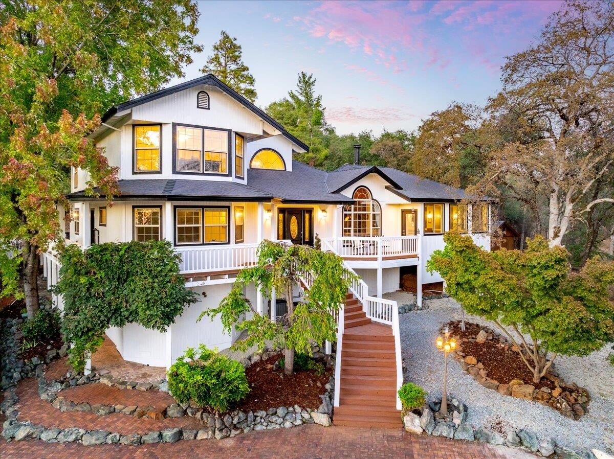 Property Photo: 11050 Oak Drive CA 95949