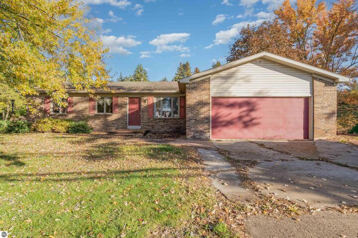5219 E Broadway  Mt Pleasant MI 48858 photo