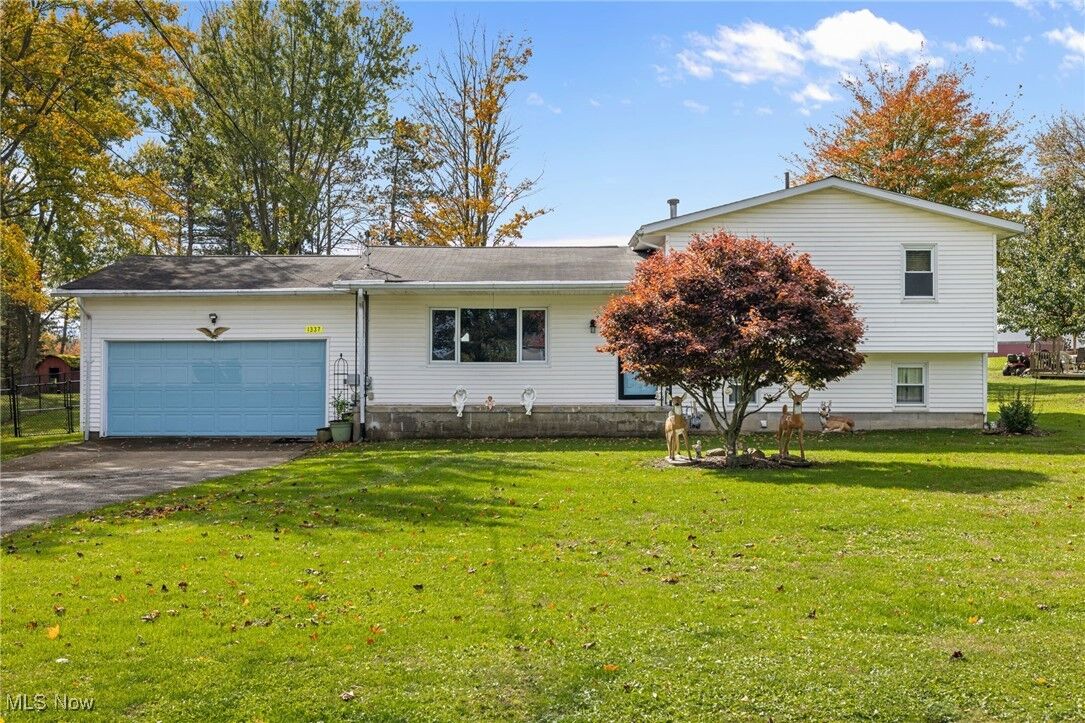 Property Photo: 1337 Benton Road OH 44460