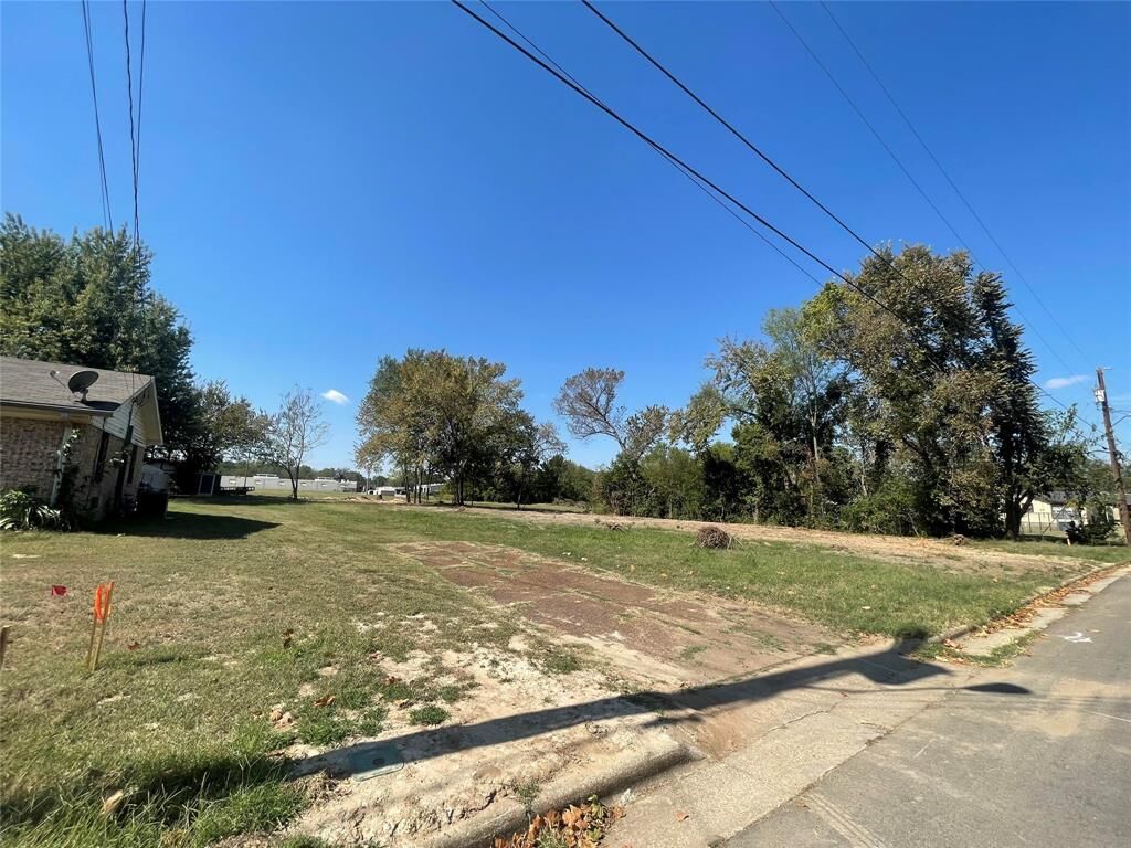 Property Photo:  319 Ardis Street  TX 75482