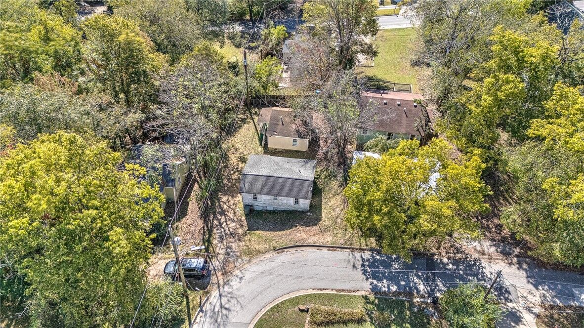 Property Photo: 171 E Meadow Street AR 72701