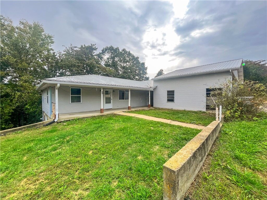 Property Photo:  4250 Ar 7 Hwy S  AR 72641 