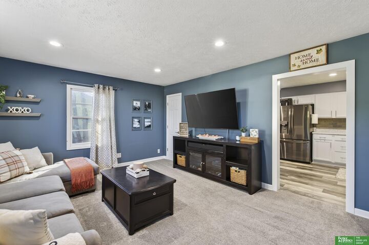 Property Photo: 2103 Virginia Avenue NE 68005