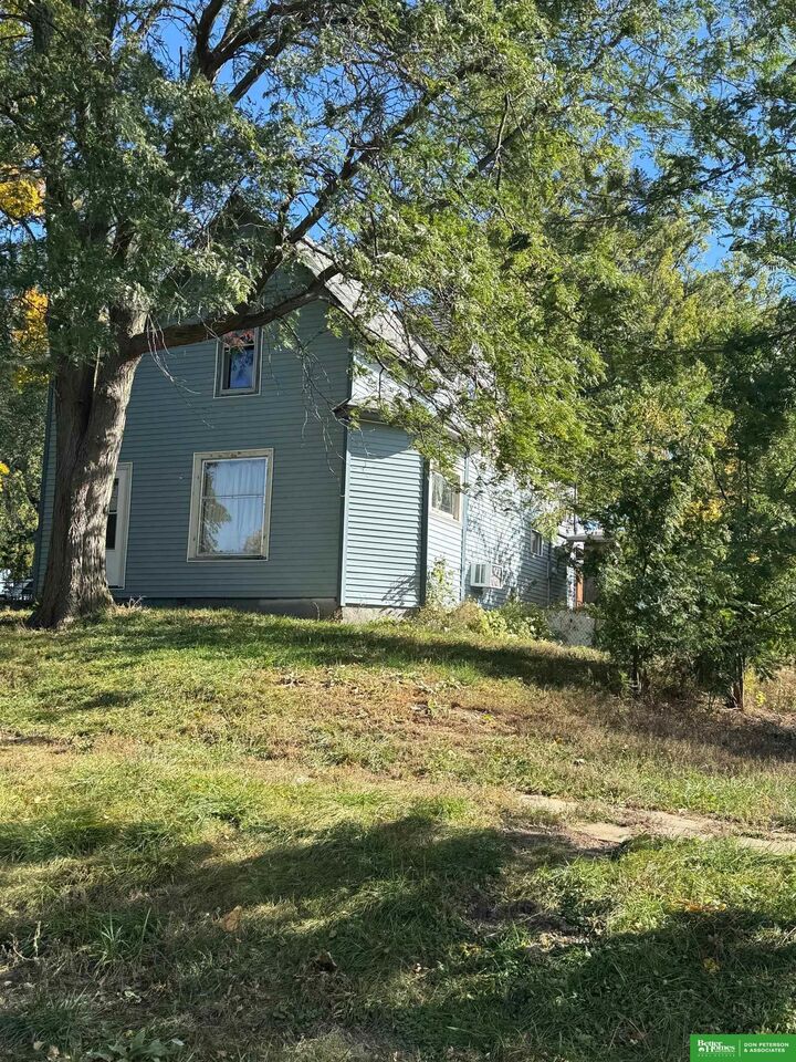 Property Photo:  213 S Nebraska Street  NE 68019 