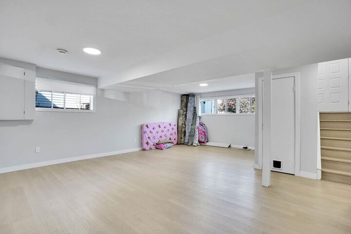 Property Photo: 39 Ventura Road NE AB T2E 8G1